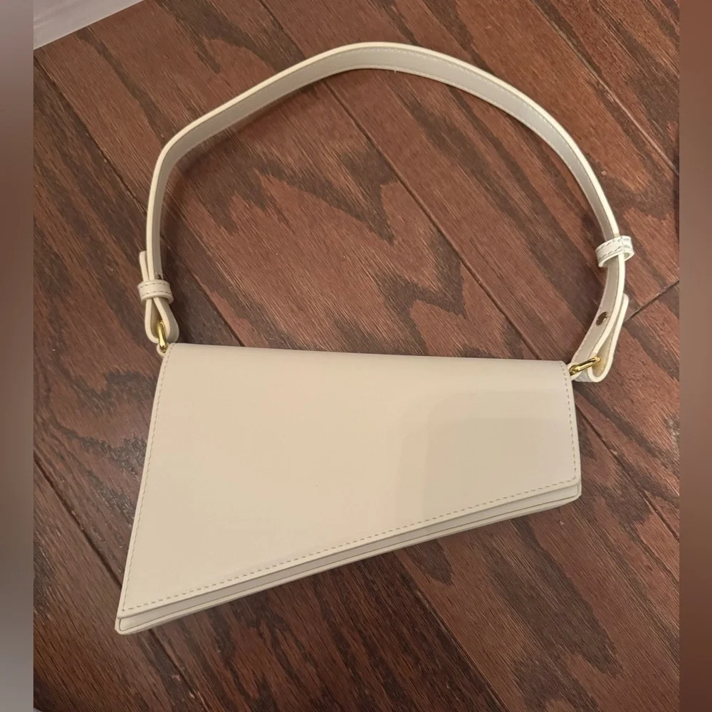 Aupen- Ivory Structured purpose Asymmetrical Shoulder Purse - Picture 2 of 7
